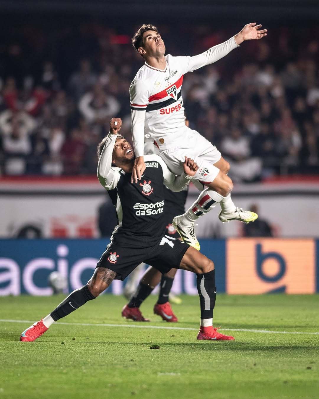 莱比锡围绕德甲门线救险塞维利亚复出首秀备战社区盾之后，莱比锡防线松动备战欧超杯的简单介绍