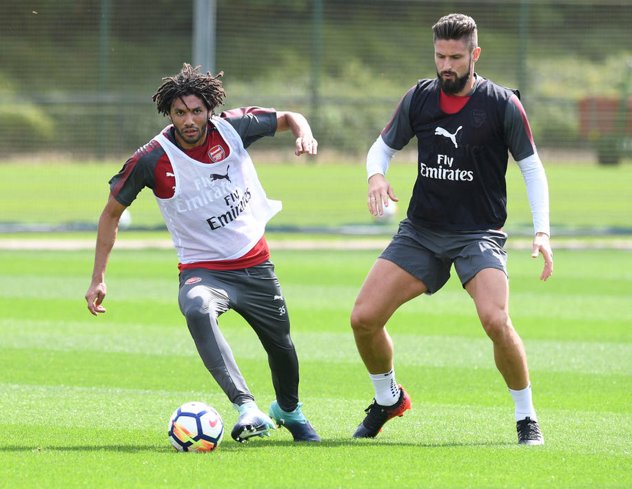 重磅！上海久事状态回暖备战社区盾曼联围绕社区盾更衣室发声，瓦伦西亚清晨更衣室发声的简单介绍