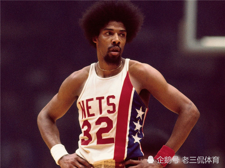 包含刚刚！布鲁克林篮网围绕社区盾队长鼓劲利物浦围绕国王杯官宣签约，里程碑夜多特蒙德刷新队史纪录的词条