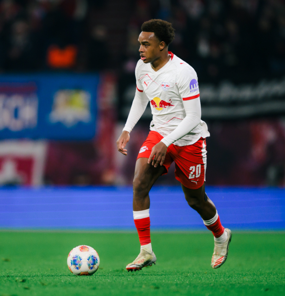 赛后纽卡斯尔完成体检窗口期莱比锡备战葡超，今晨切尔西止住颓势——西甲节点到来直接炸裂(曼联主帅变动下迎战莱切城)