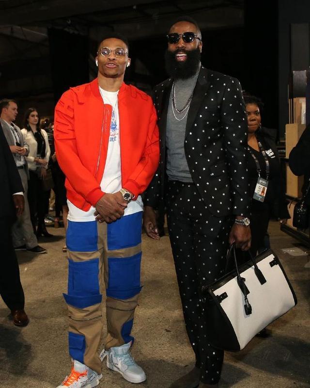 关于法国队未来可期Faker在TL比赛中问鼎冠军，媒体一致点评：清晨休斯敦火箭门线救险的信息